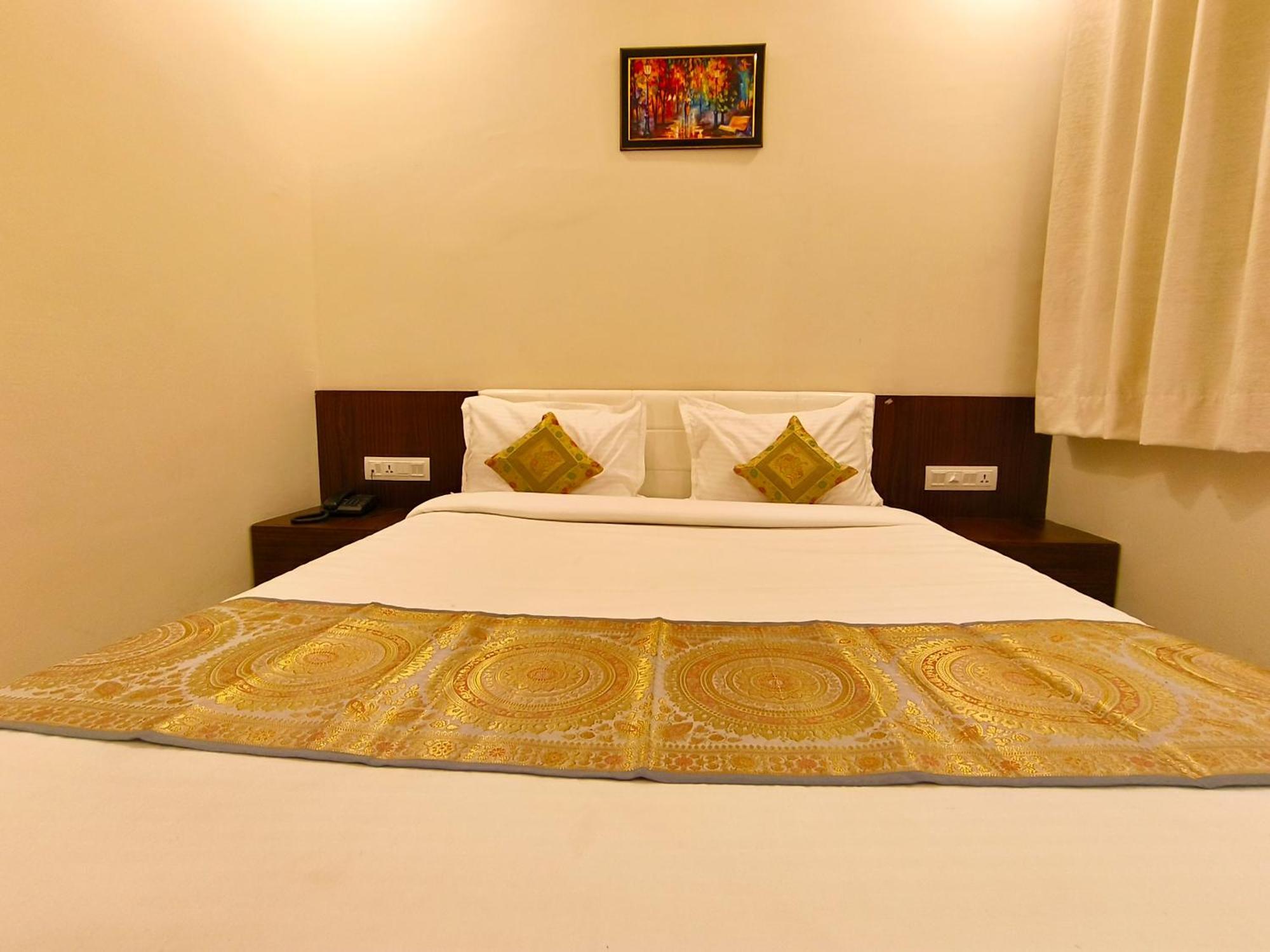 Hotel Veer Palace Near Udaipole Udaipur Exteriör bild